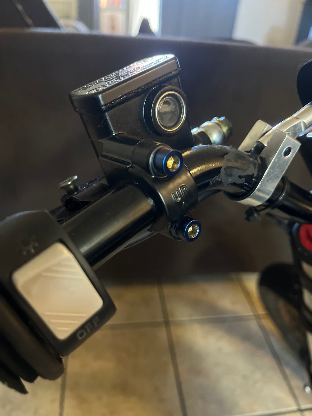 Tuttio brake mount titanium