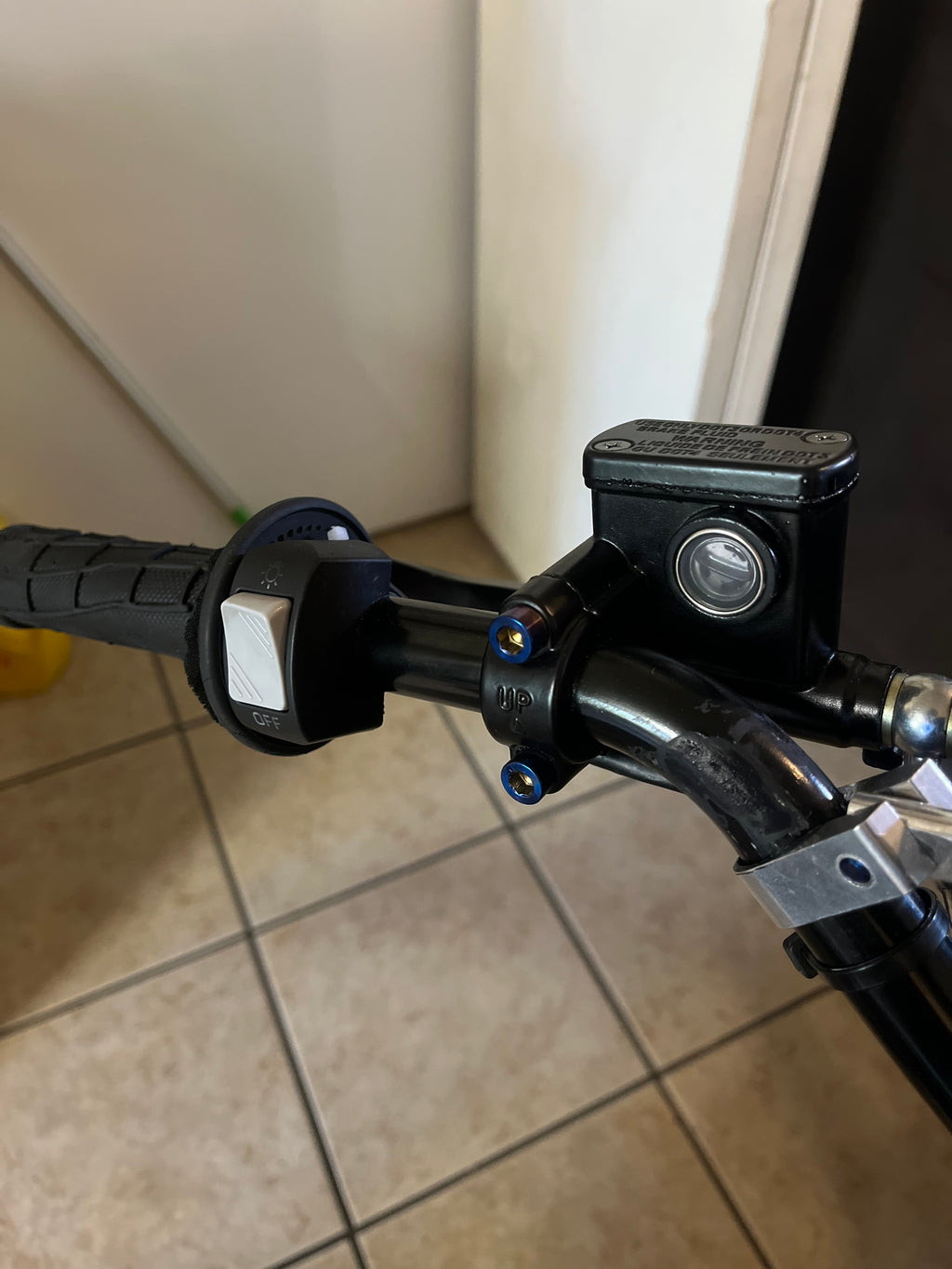 Tuttio brake mount titanium