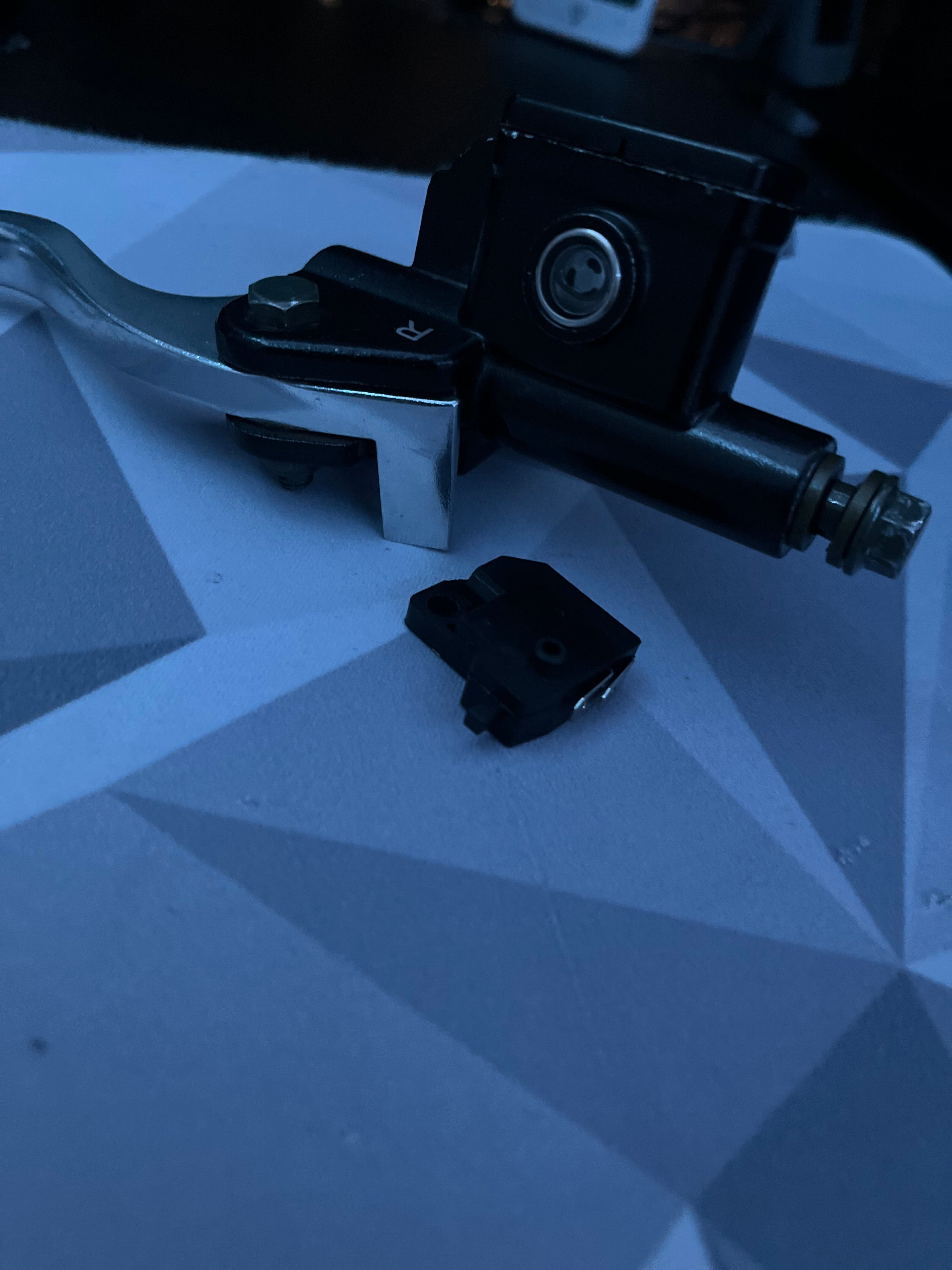 Tuttio/Yozma ultra bee style brake sensor clicker